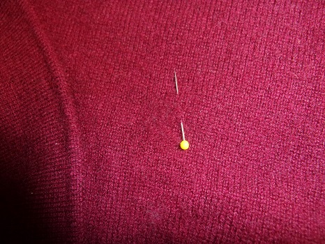 Pullover aus weinroter Kaschmirwolle nachherjpg
