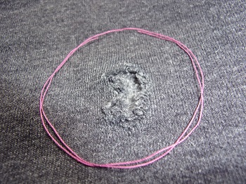 Sweatshirt grau - mit Loch