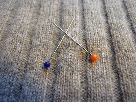 grauer Rippenmuster-Pullover nachher